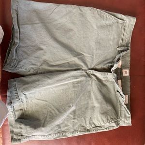 Mens size 33 olive shorts